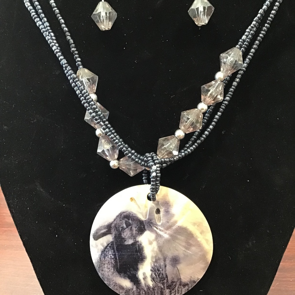 Hand Painted Shell Necklace Set
